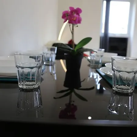 Luxury Ground Floor 2 Bedroom Free Wifi & Parking